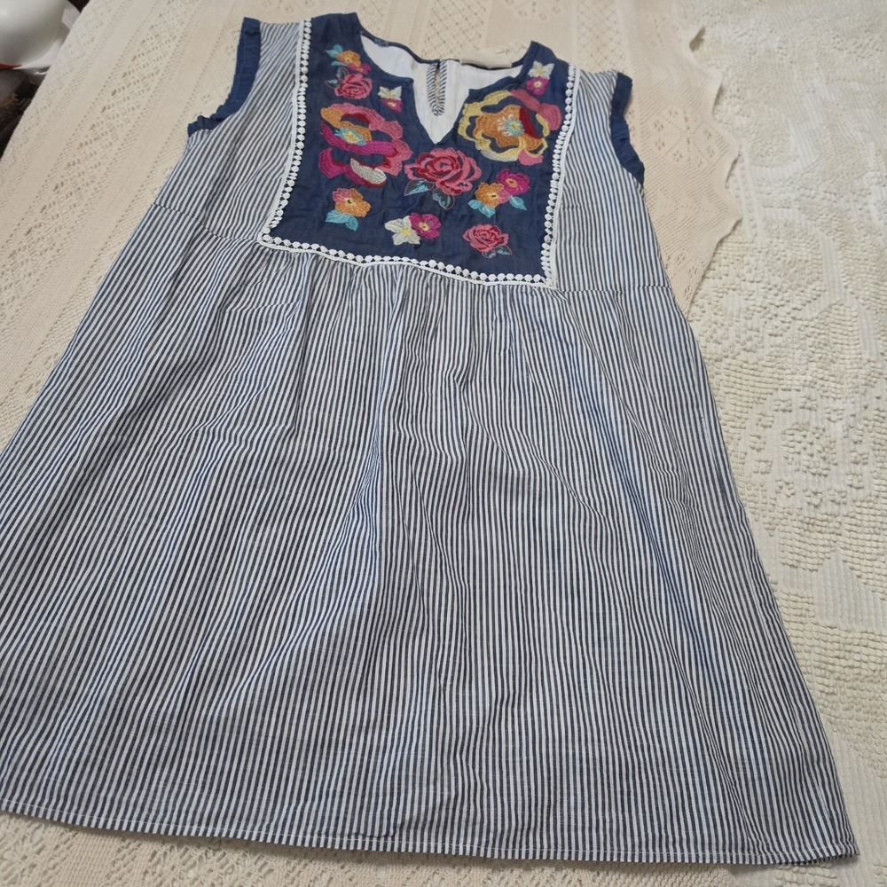 Savanna Jane size M denim striped floral embroidered bohemian dress blue white